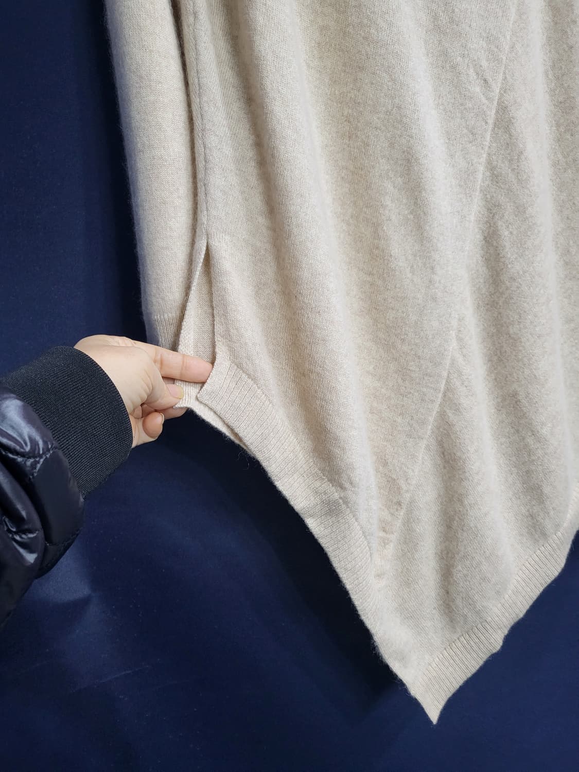 언발란스 캐시미어100%니트 상품이미지3