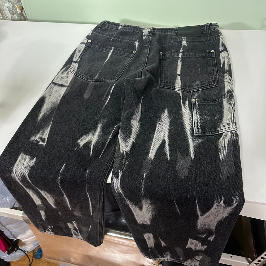 L 플레이버리즘 와이드핏 블랙워시드 블리치 데님팬츠 청바지 상품이미지5