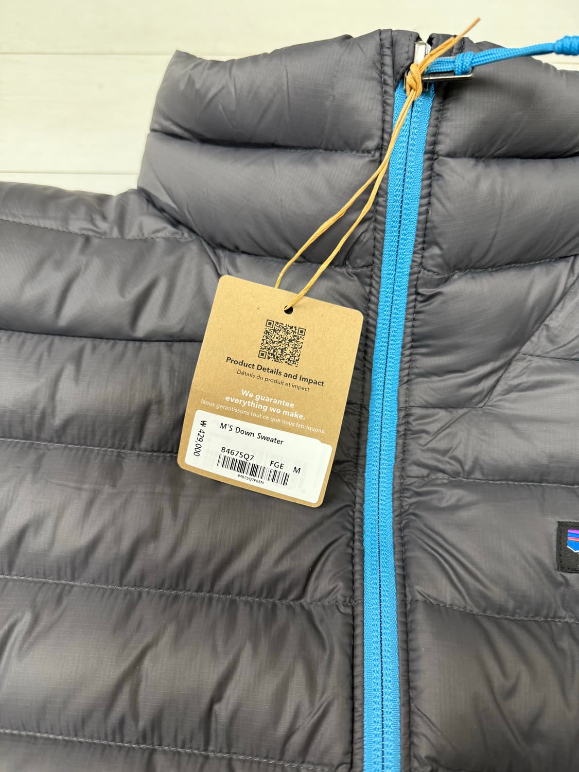 25fw 파타고니아 패딩 M 사이즈 롯데백화점 명동 구매  구매후 3회착 상품이미지3