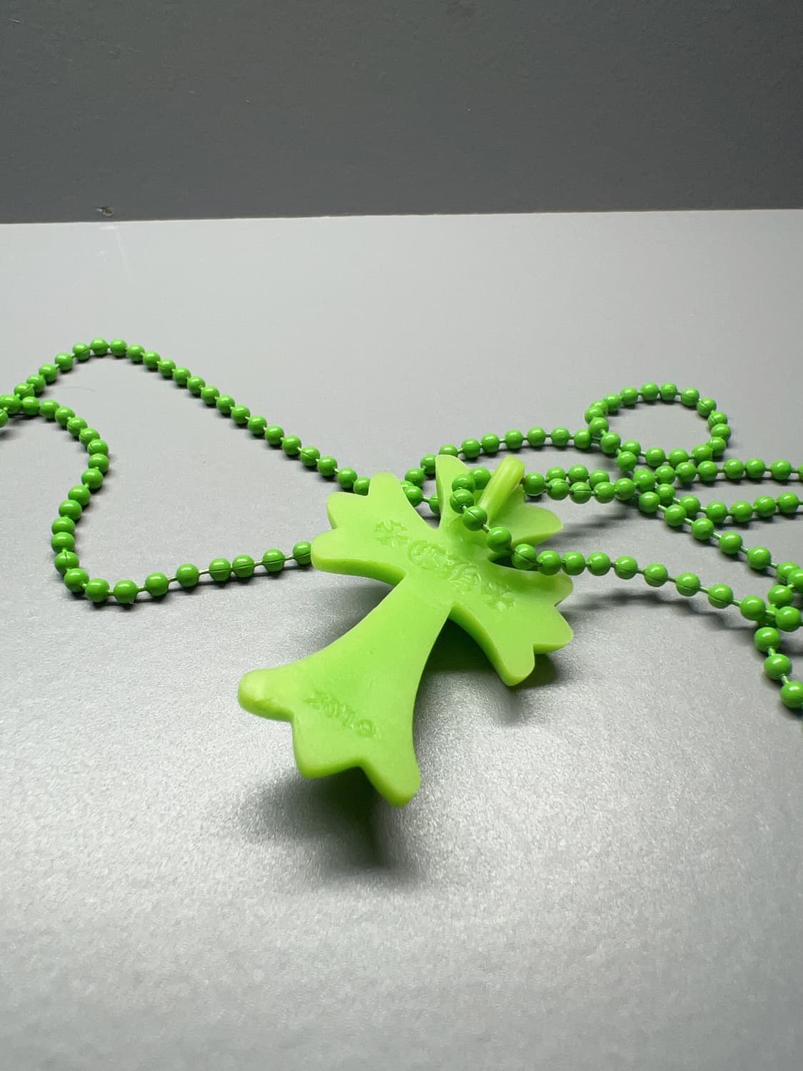 크롬하츠 실리크롬 CH 크로스 팬던트 그린 2022 상품이미지5