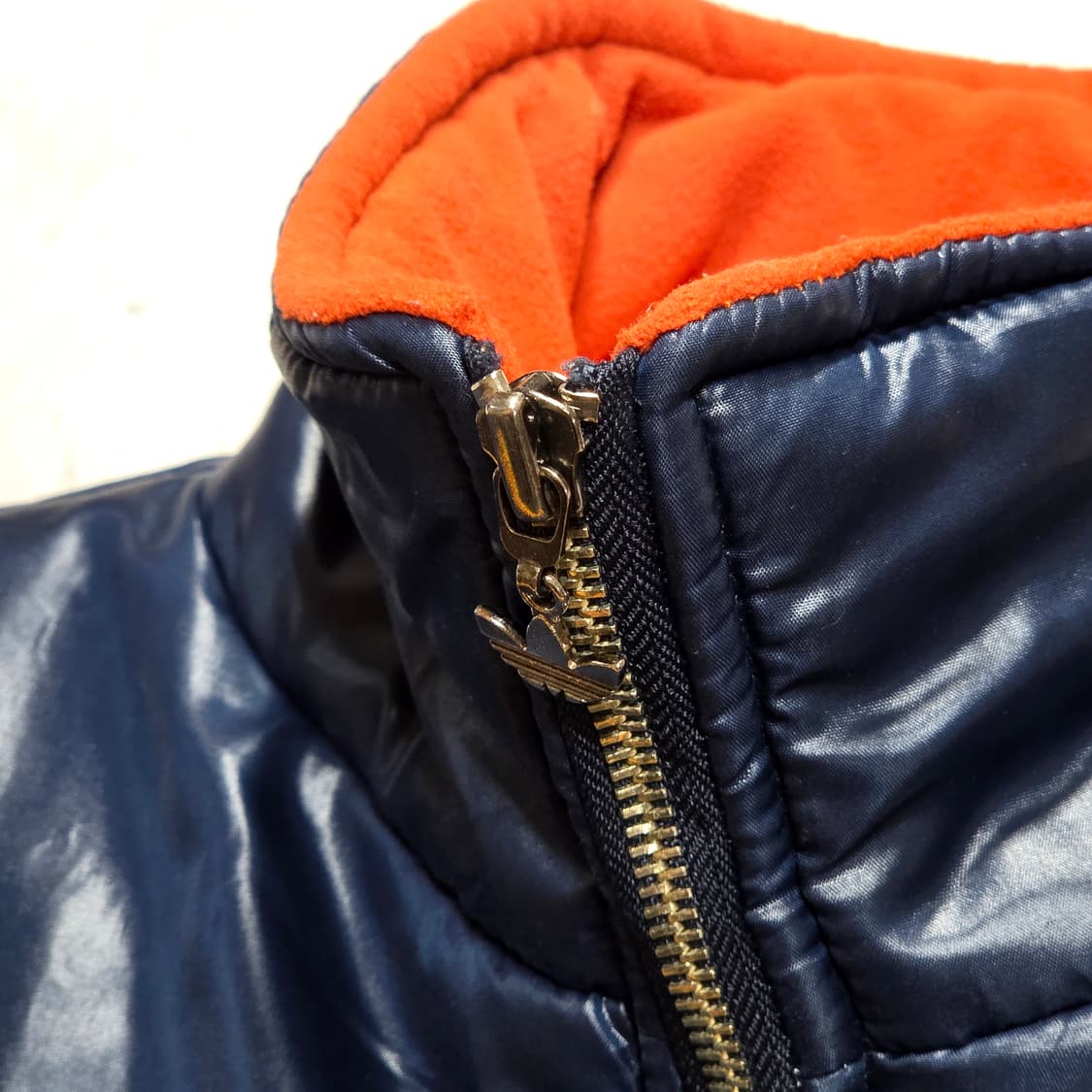 아디다스 네이비 배색 패디드 누빔 점퍼 상품이미지3