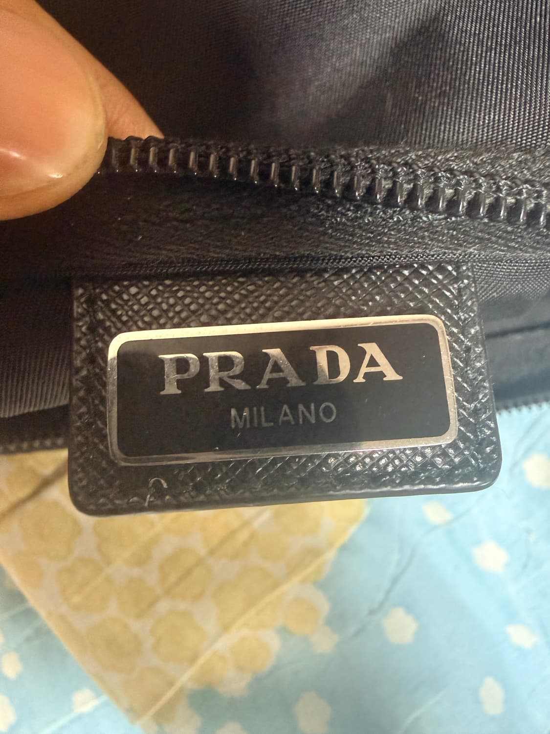 프라다 포코노 파우치 백 크로스백 상품이미지3