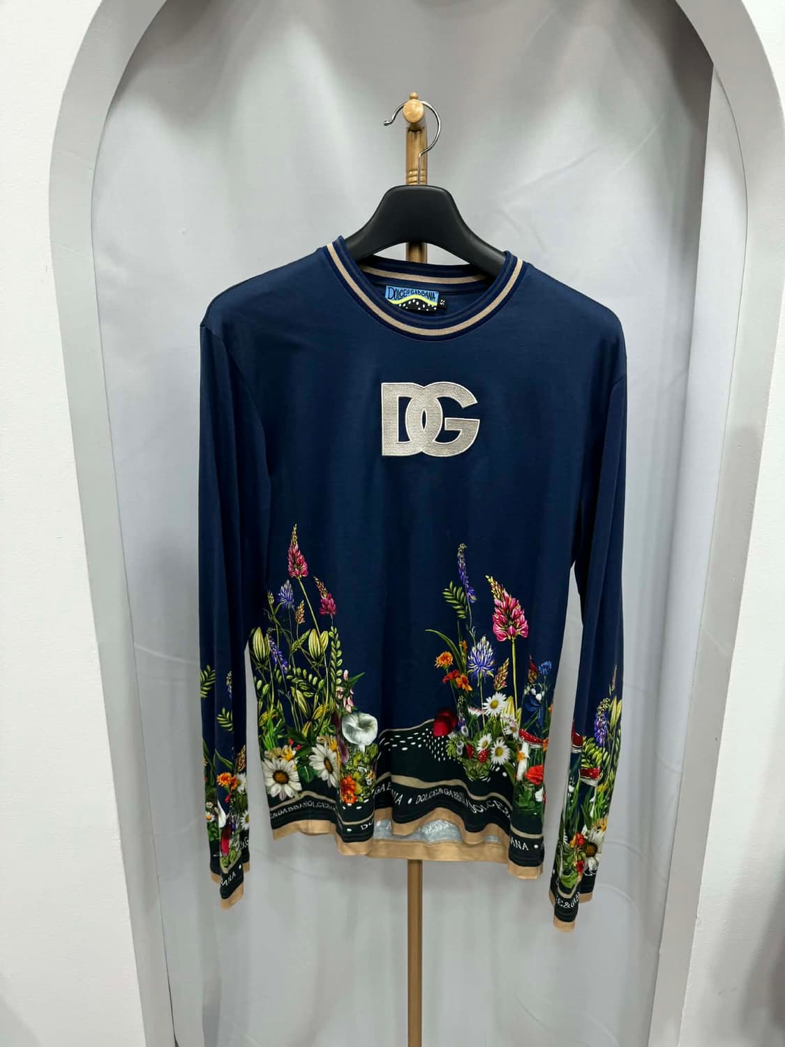 백화점판 새상품급 돌체앤가바나 긴팔 티셔츠52사이즈  상품이미지1
