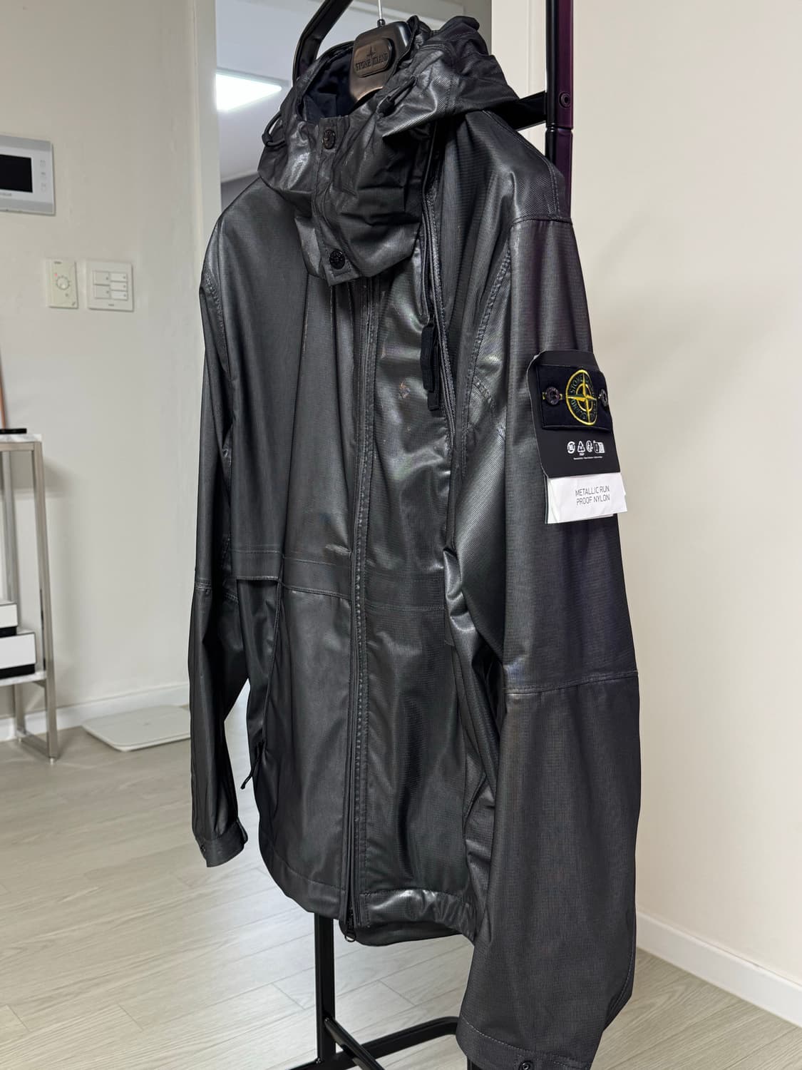 스톤아일랜드 메탈릭 런 프루프 바람막이 상품이미지3