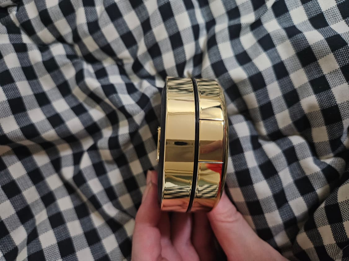 입생로랑 쿠션케이스 엉크르 드 뽀 상품이미지2