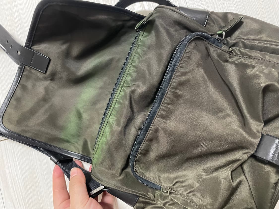 프라다 카키 메신저백 상품이미지5