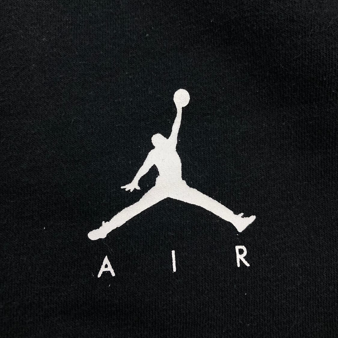 조던 블랙 컬러 스몰 로고 맨투맨 상품이미지2