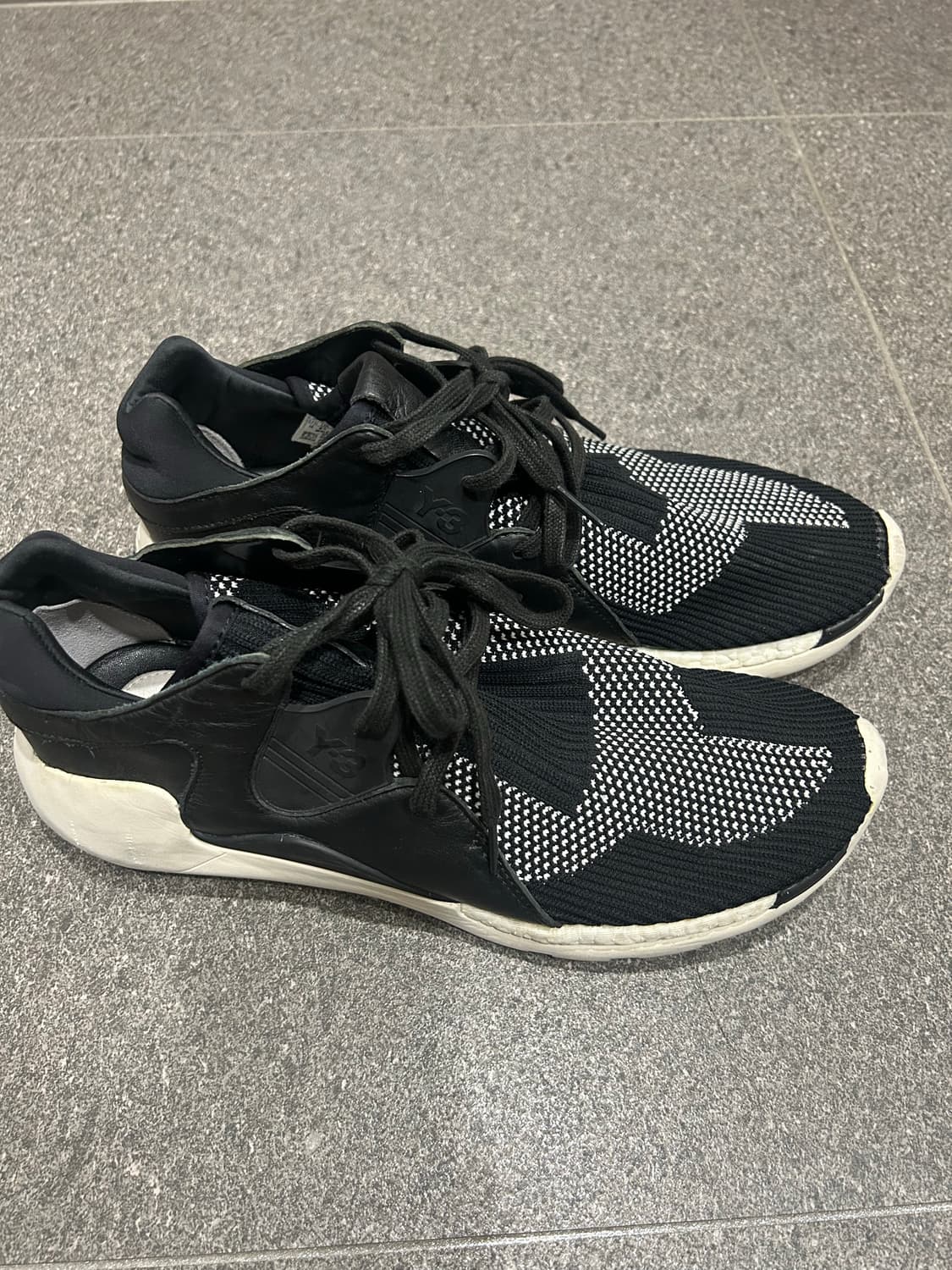 Y-3 부스트 니트 스니커즈 상품이미지2