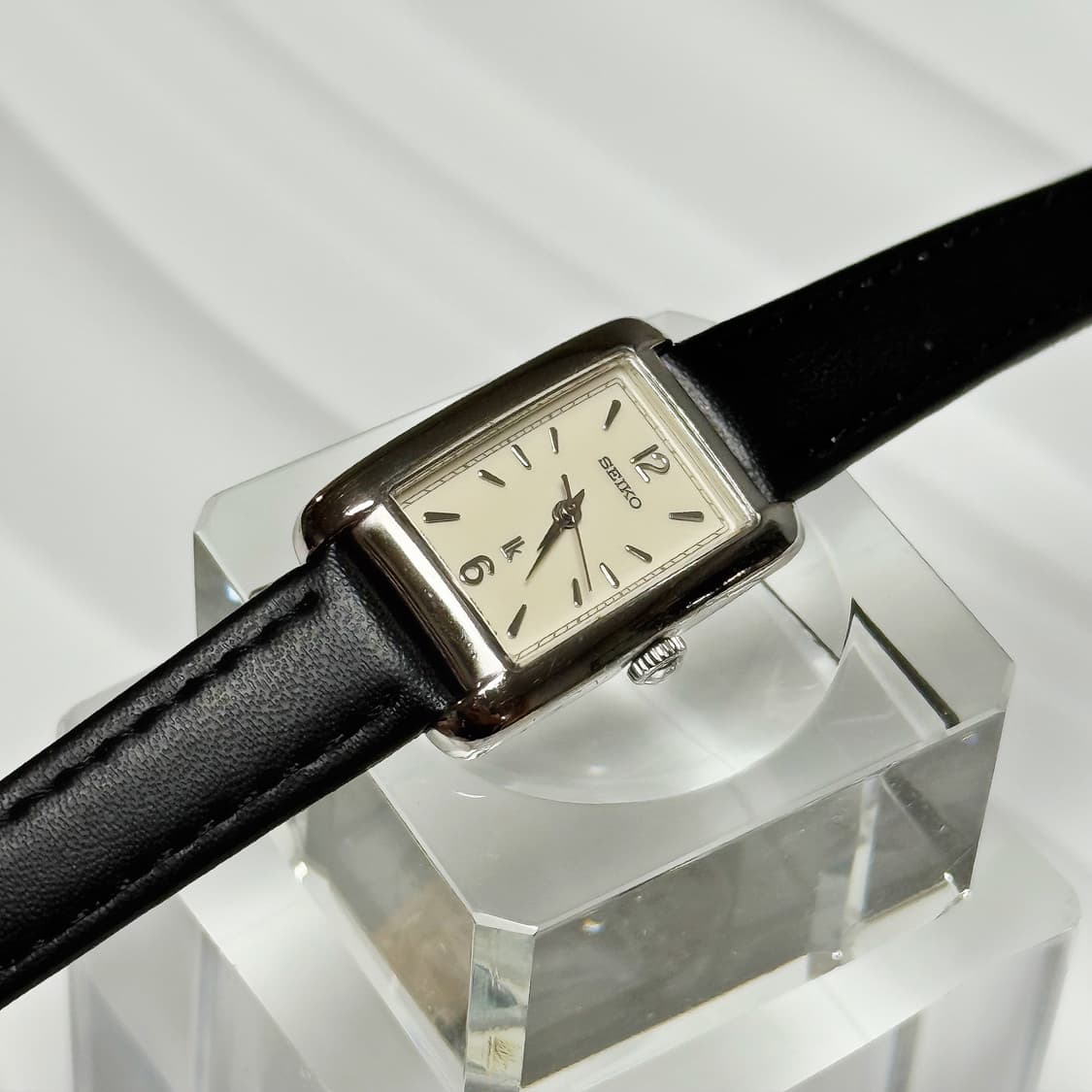 90s 빈티지 세이코 루키아 화이트 렉탱글 스퀘어 워치 상품이미지7