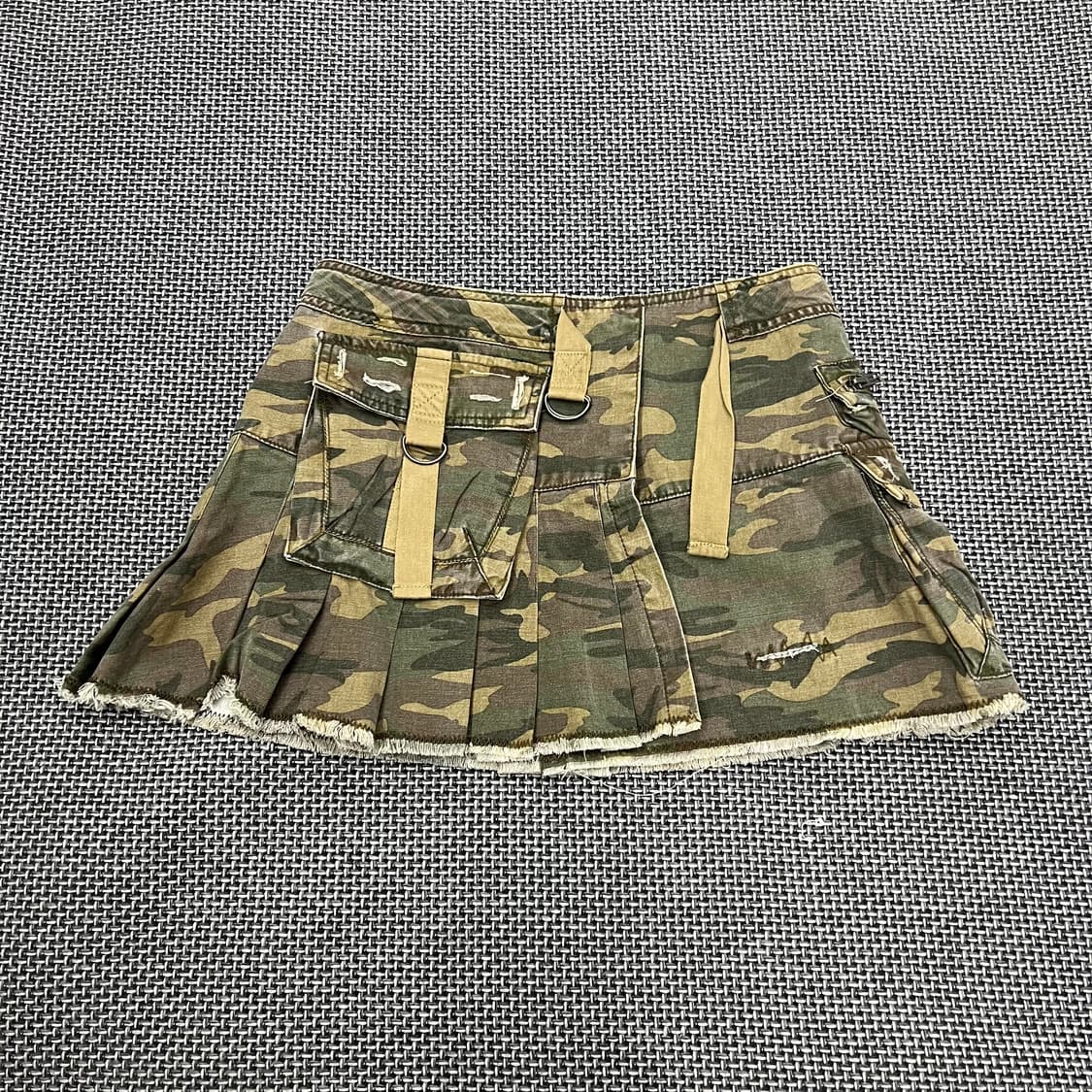 빈티지 카모 로우라이즈 랩스커트 상품이미지1