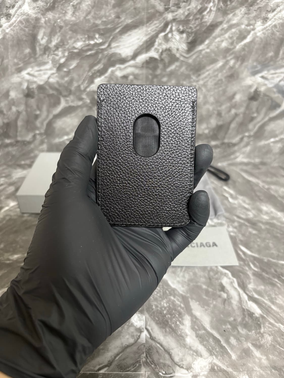 [새상품] 발렌시아가 그레인드 카프스킨 캐쉬 마그네틱 맥세이프 카드지갑 상품이미지7