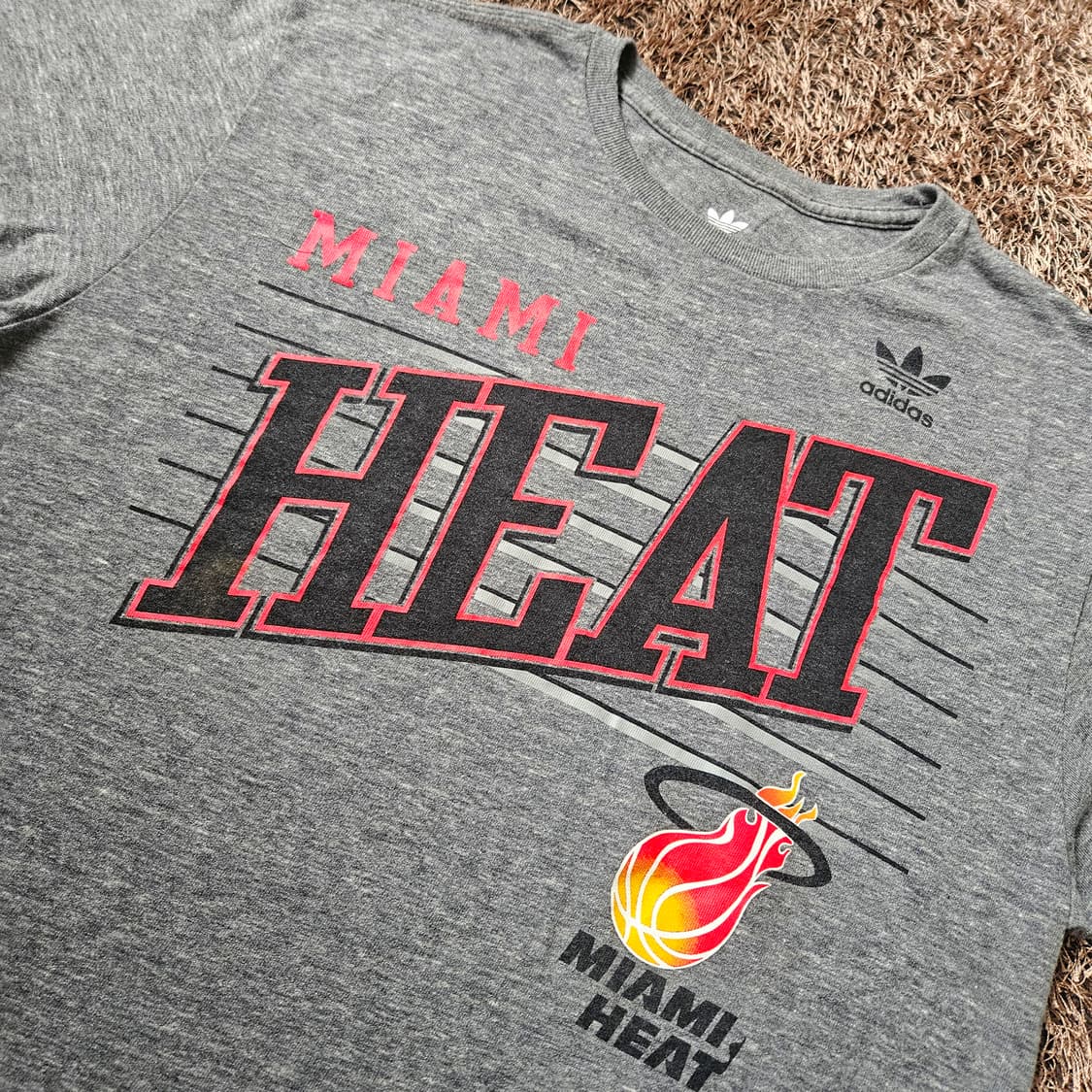 아디다스(Adidas) 올드스쿨 NBA 마이에미 히트팀 반팔티셔츠 상품이미지3