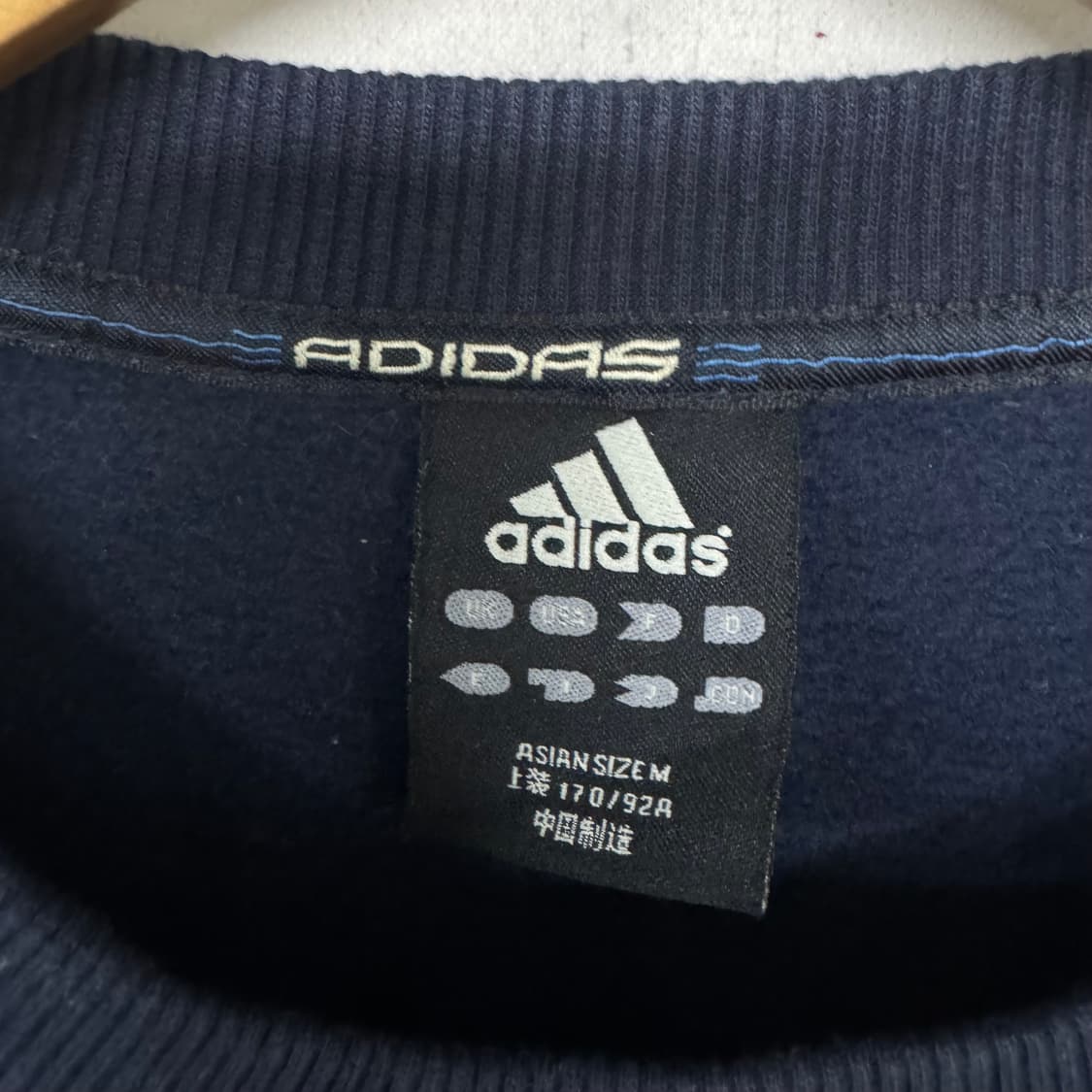 아디다스 올드스쿨 아치로고 맨투맨 상품이미지4