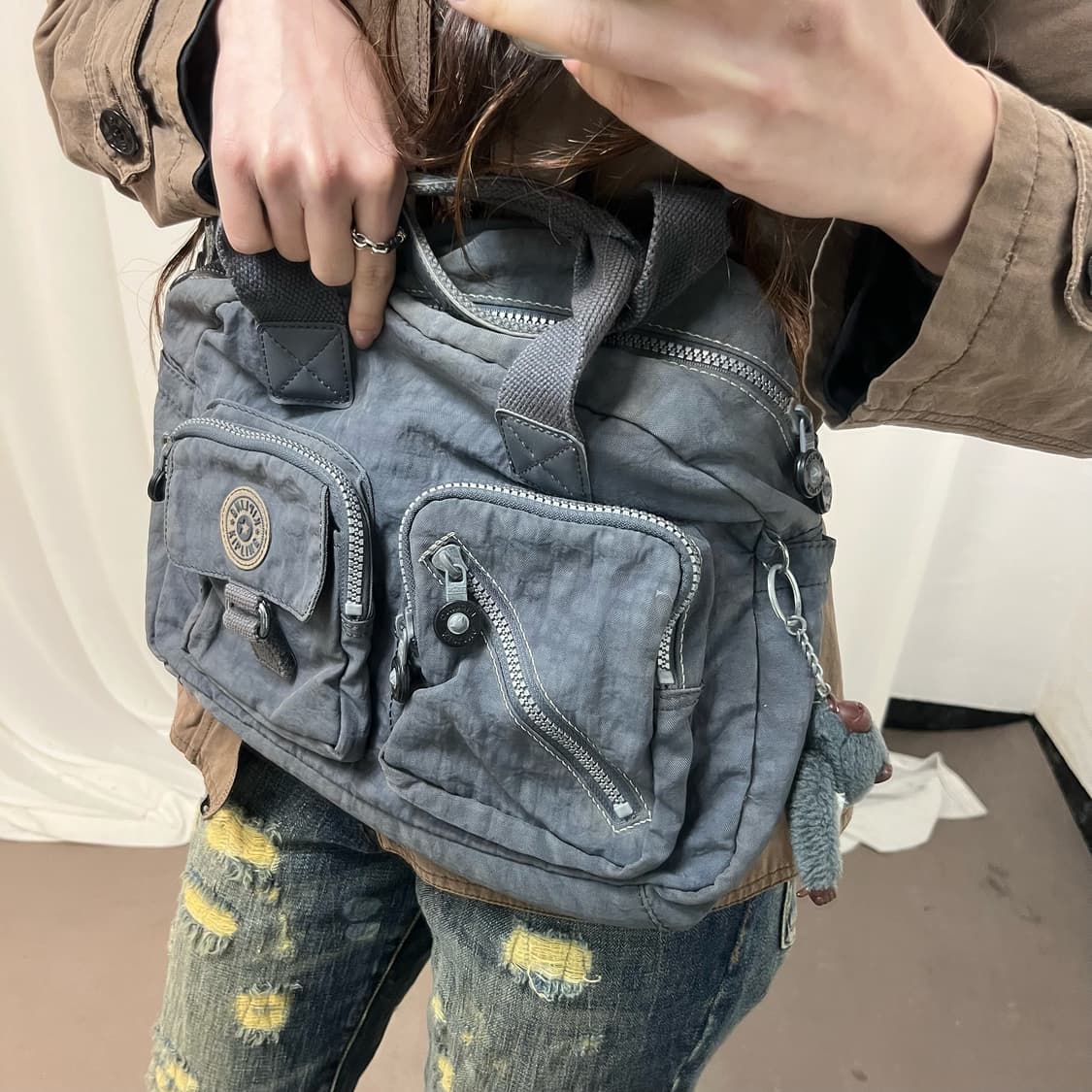 Kipling Gray Crossbody Bag 상품이미지3