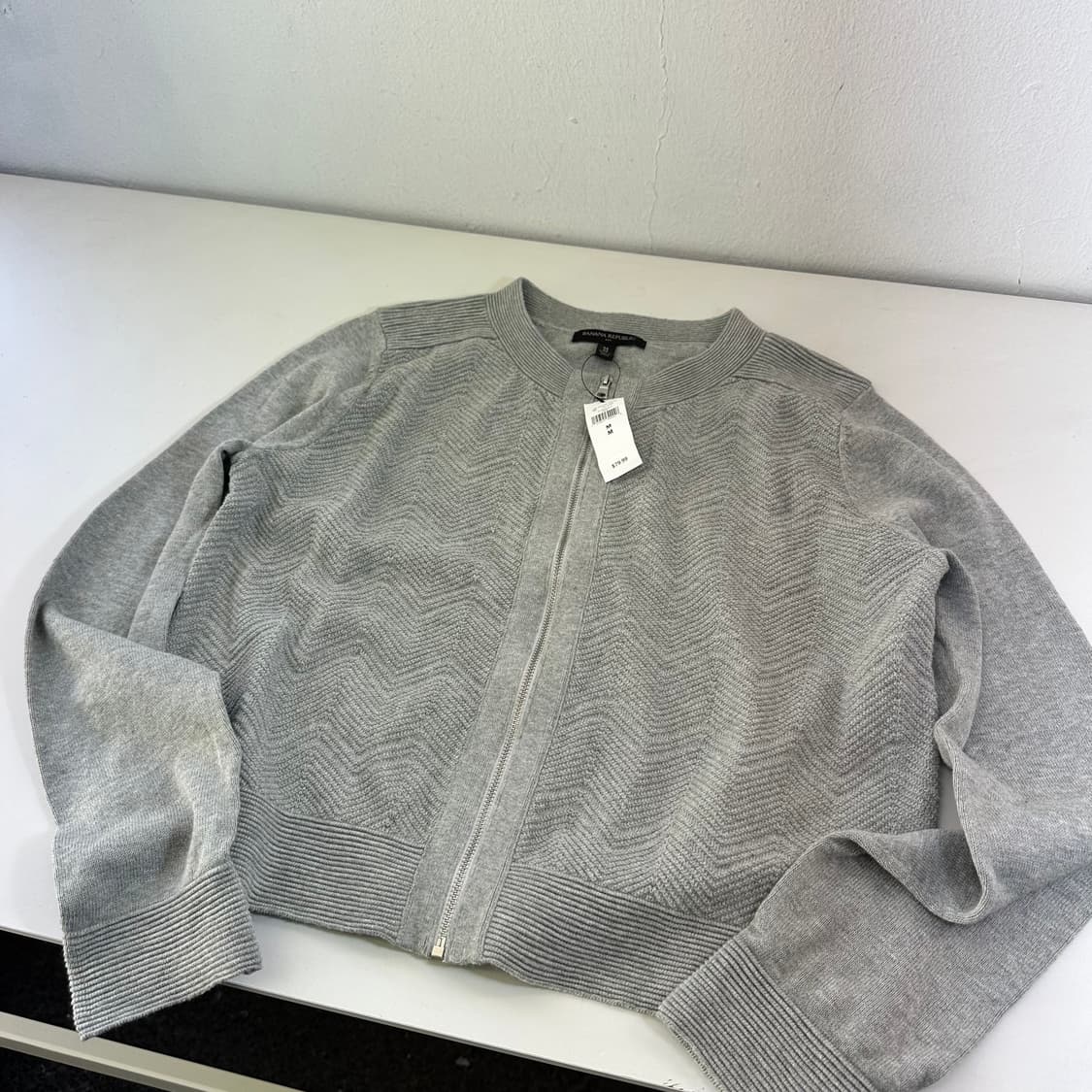 택달린새것 우먼M 바나나리퍼블릭 그레이 니트집업 상품이미지1