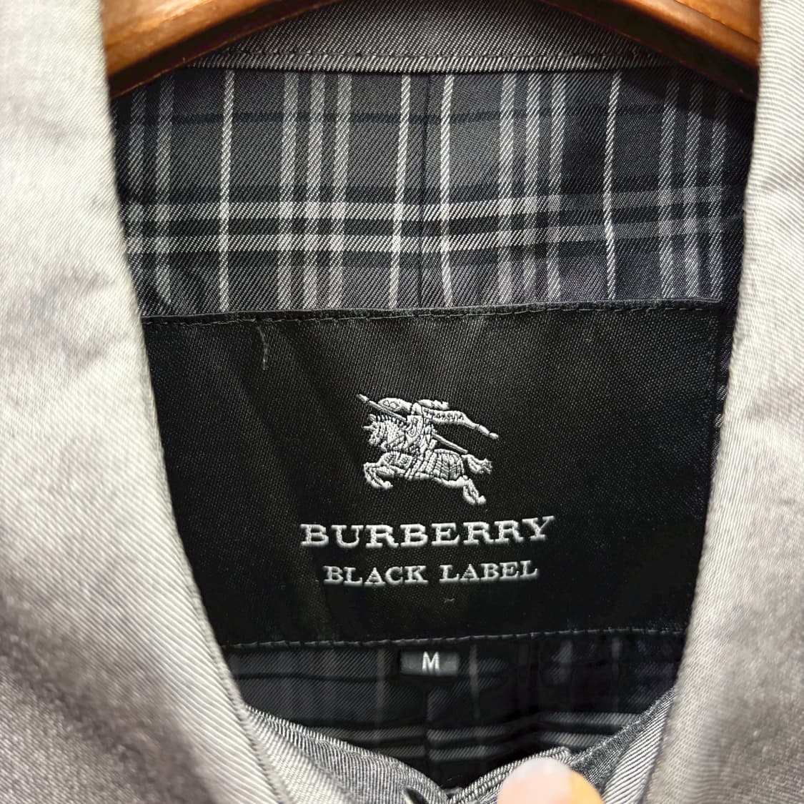 버버리 블랙 라벨 코튼 미디 트렌치 코트 싱글 버튼 디테일 차콜 그레이 상품이미지6