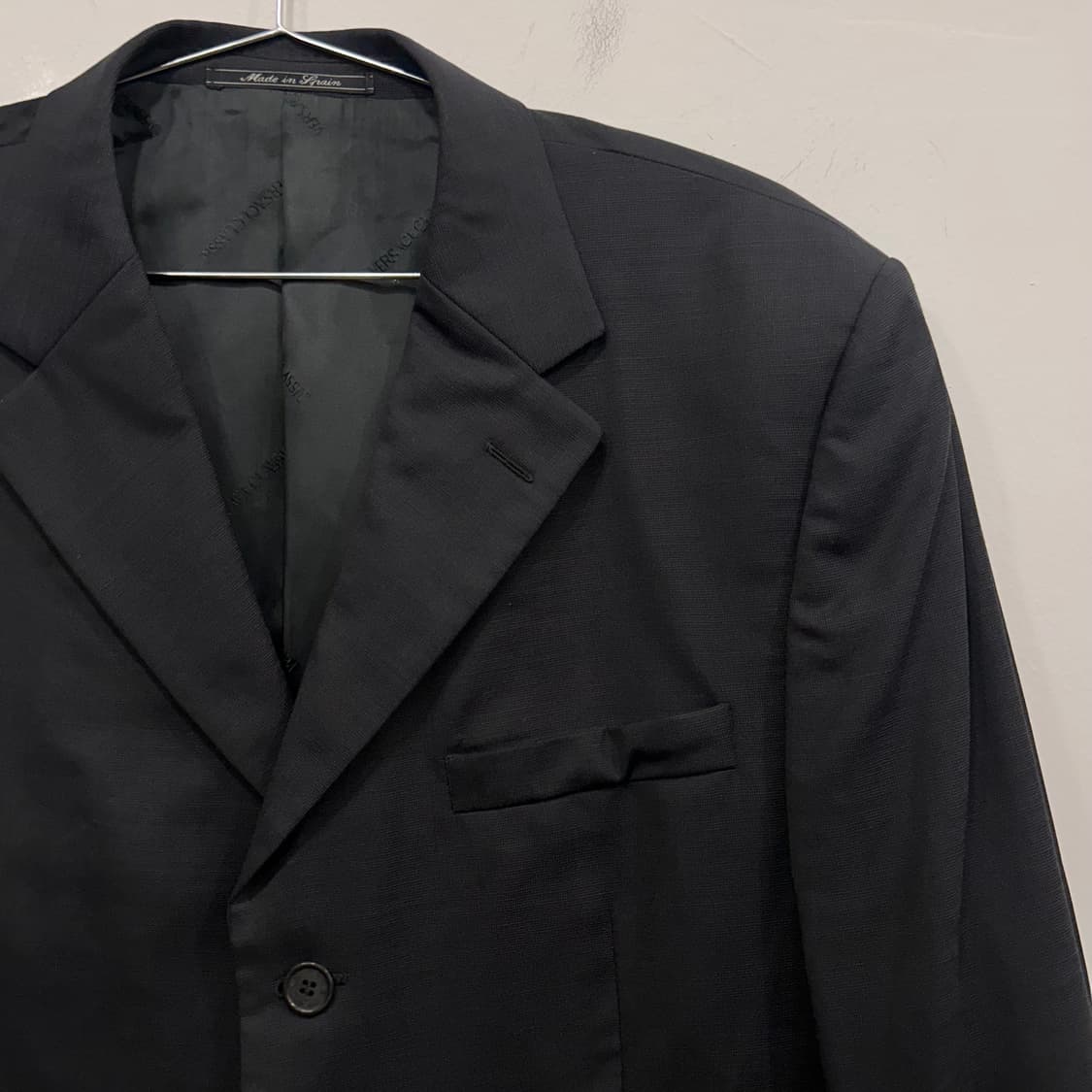 베르사체 클래식 쓰리버튼 숄더패치 블레이져 상품이미지1