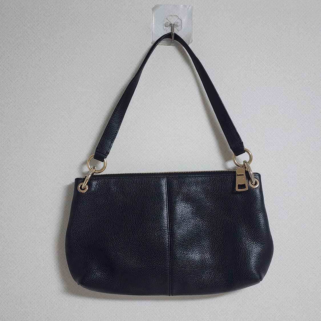 코치 페블 레더 찰리백 가방
[정품] 상품이미지3