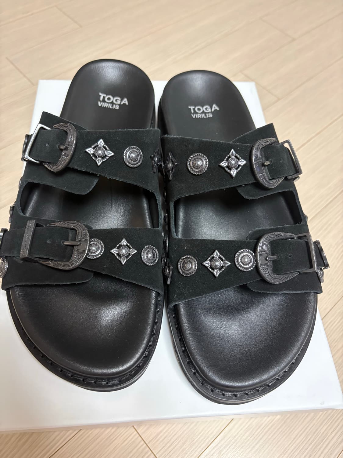 토가 빌릴리스 메탈 장식 블랙 뮬 42사이즈 새제품 상품이미지1