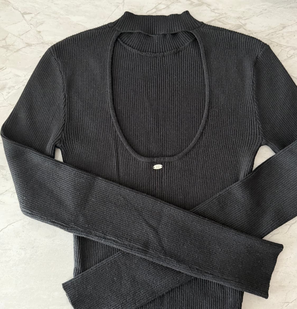 페일제이드 Back hole turtleneck 상품이미지1