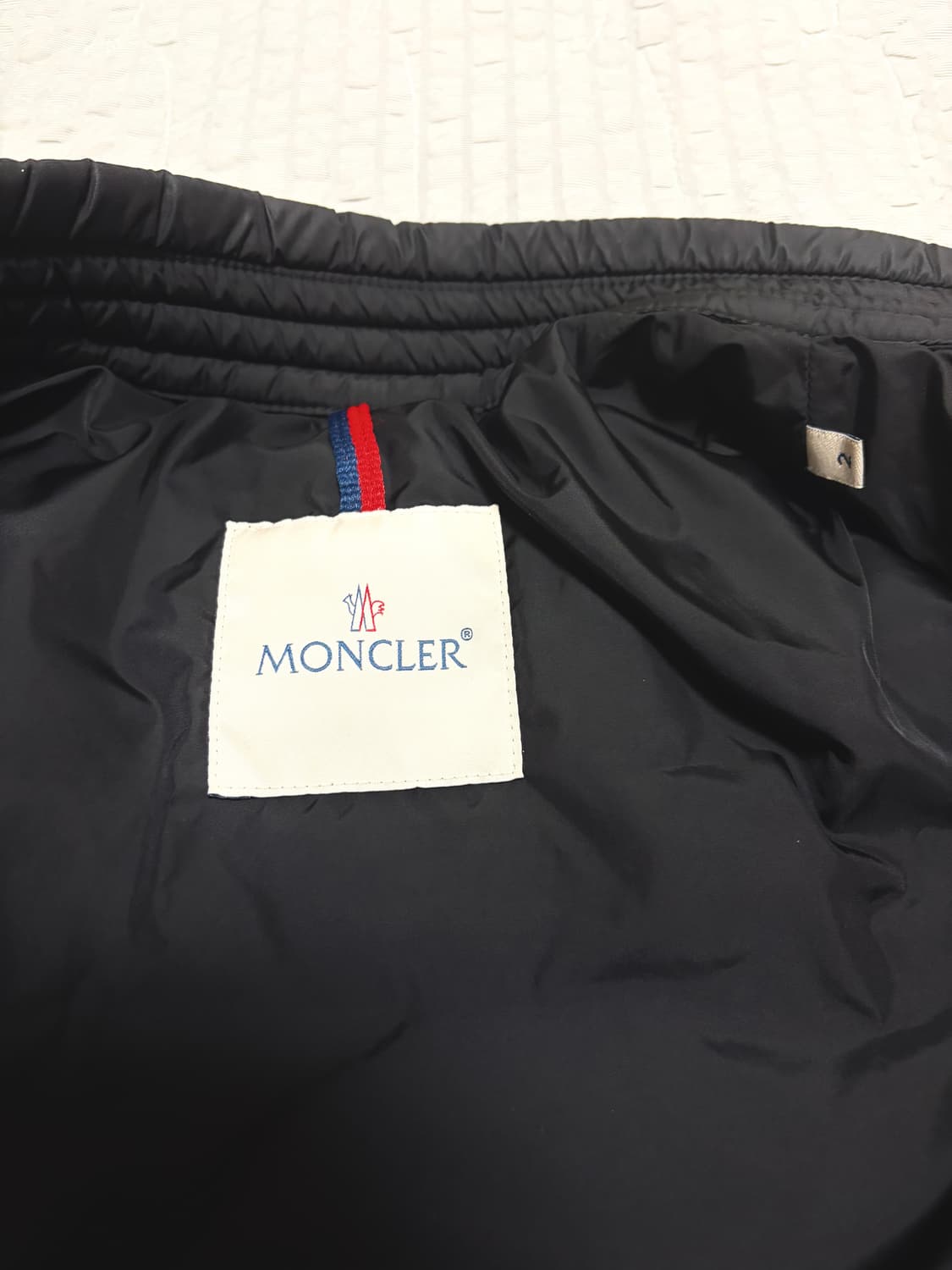 몽클레어 아미오 경량패딩 상품이미지5