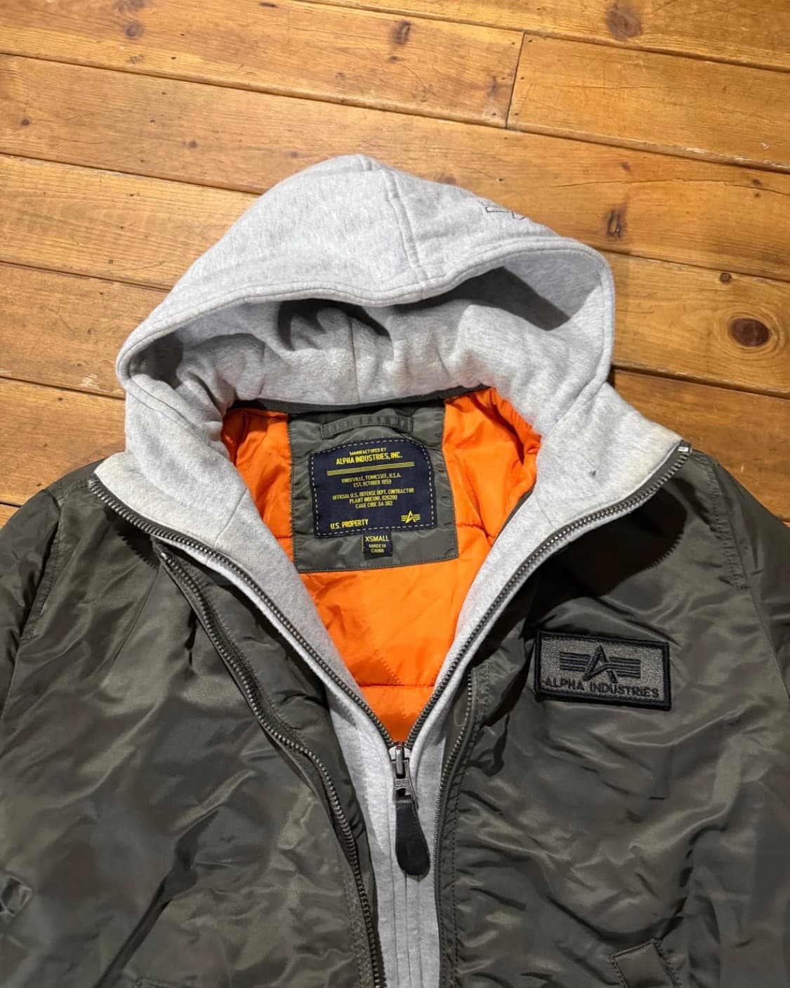 알파인더스트리 ma-1 후드봄버 상품이미지2