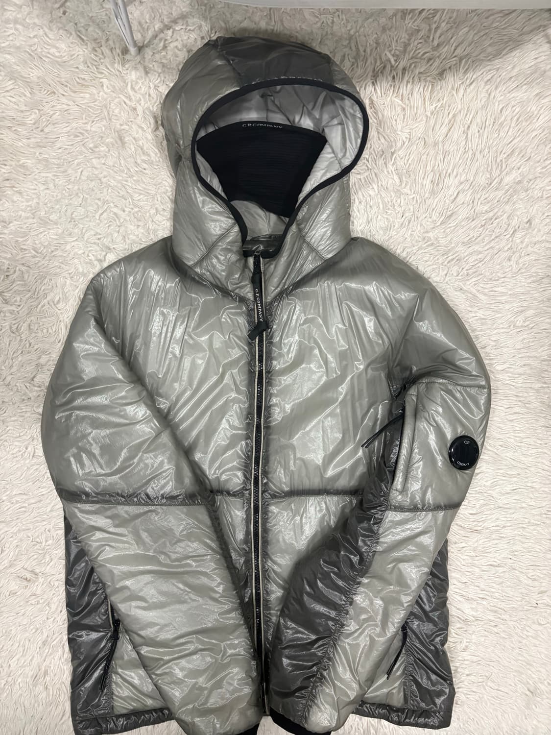 [레어M] cp컴퍼니 프리마로프트 아웃라인 경량패딩 상품이미지1