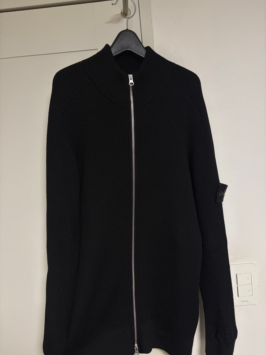 스톤아일랜드 니트집업 상품이미지2