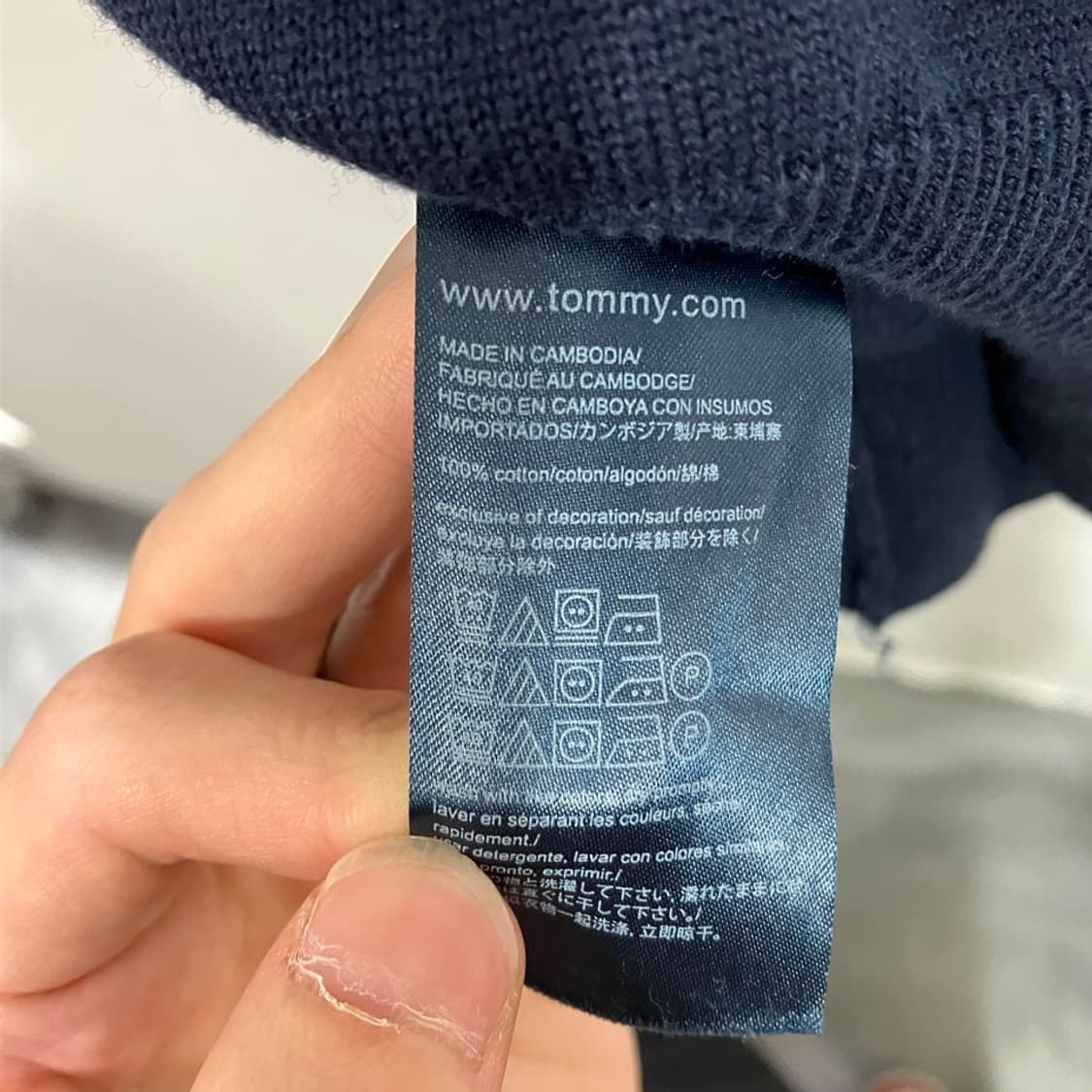 타미힐피거 로고 브이넥 니트 상품이미지6