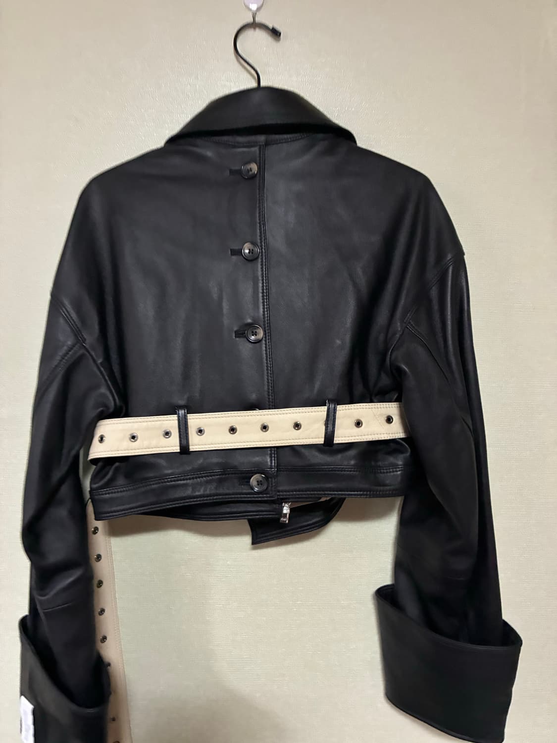 무배 H&M Rokh 콜라보 크롭트 레더 재킷 새상품 상품이미지3