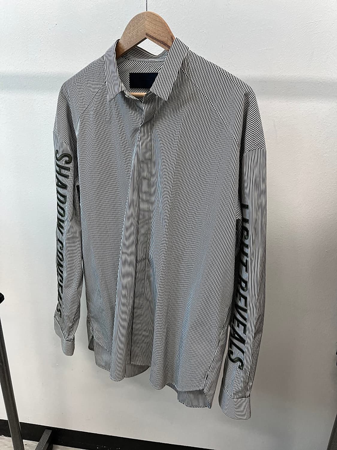 105) 준지 소매자수 스트라이프 셔츠  상품이미지1