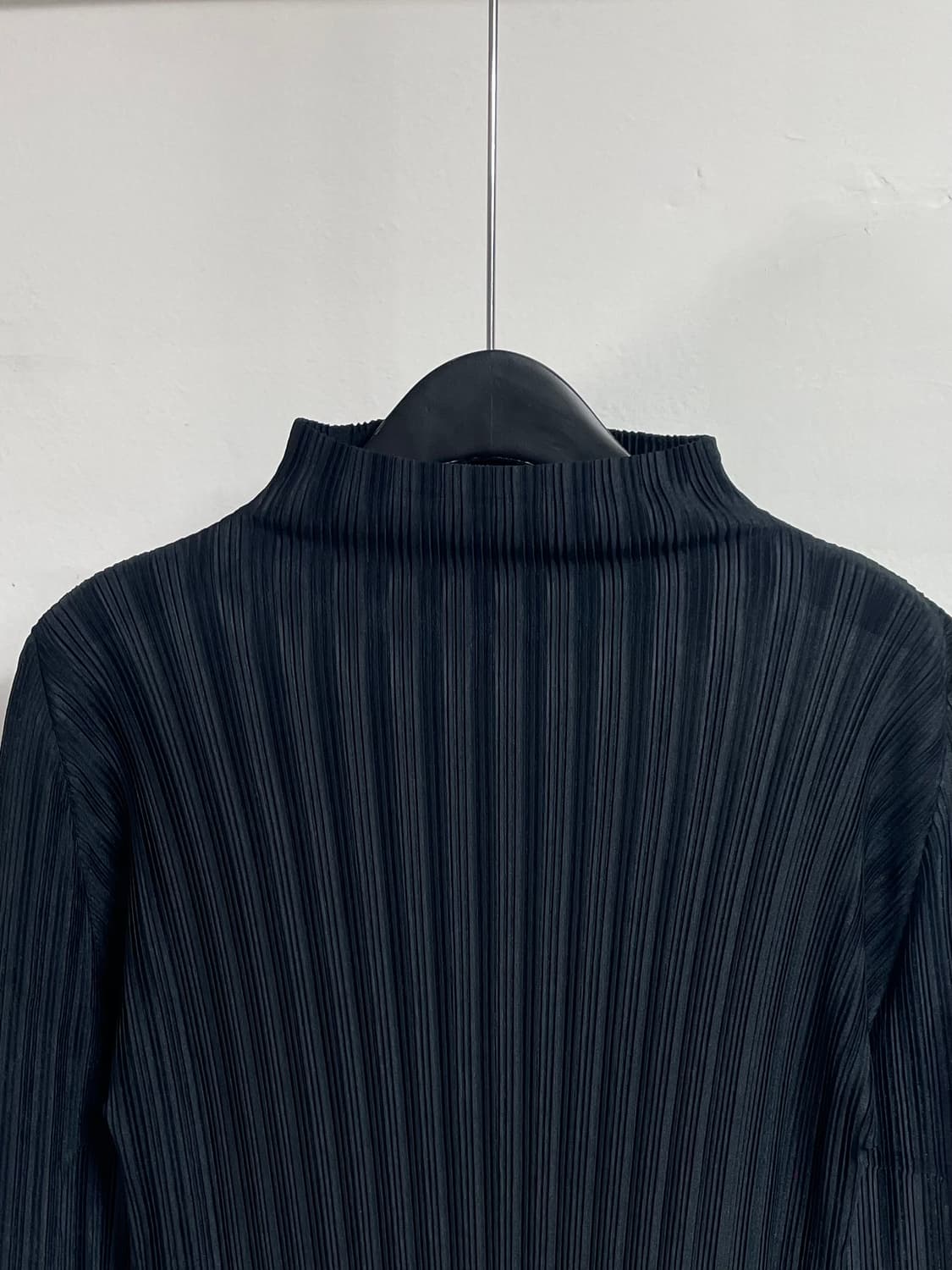 이세이미야케 플리츠플리즈 베이직 하이넥 긴팔 (on.206) 상품이미지2