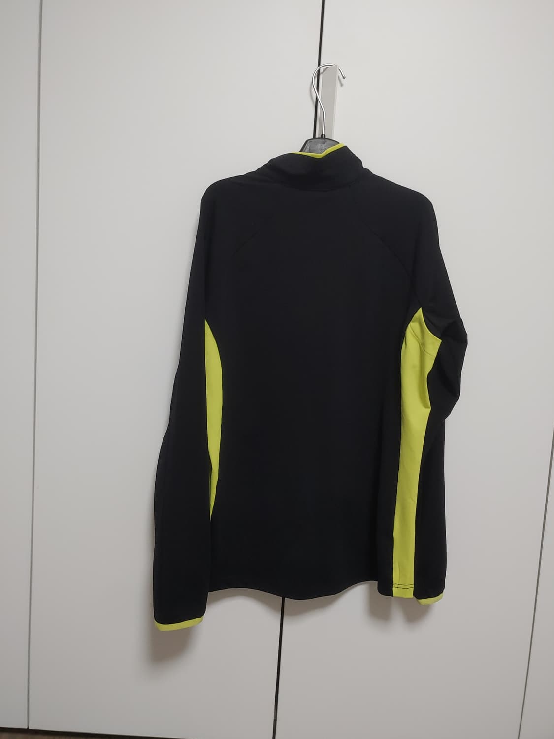 데상트  남성 기능성  러닝 자켓-L사이즈 상품이미지4