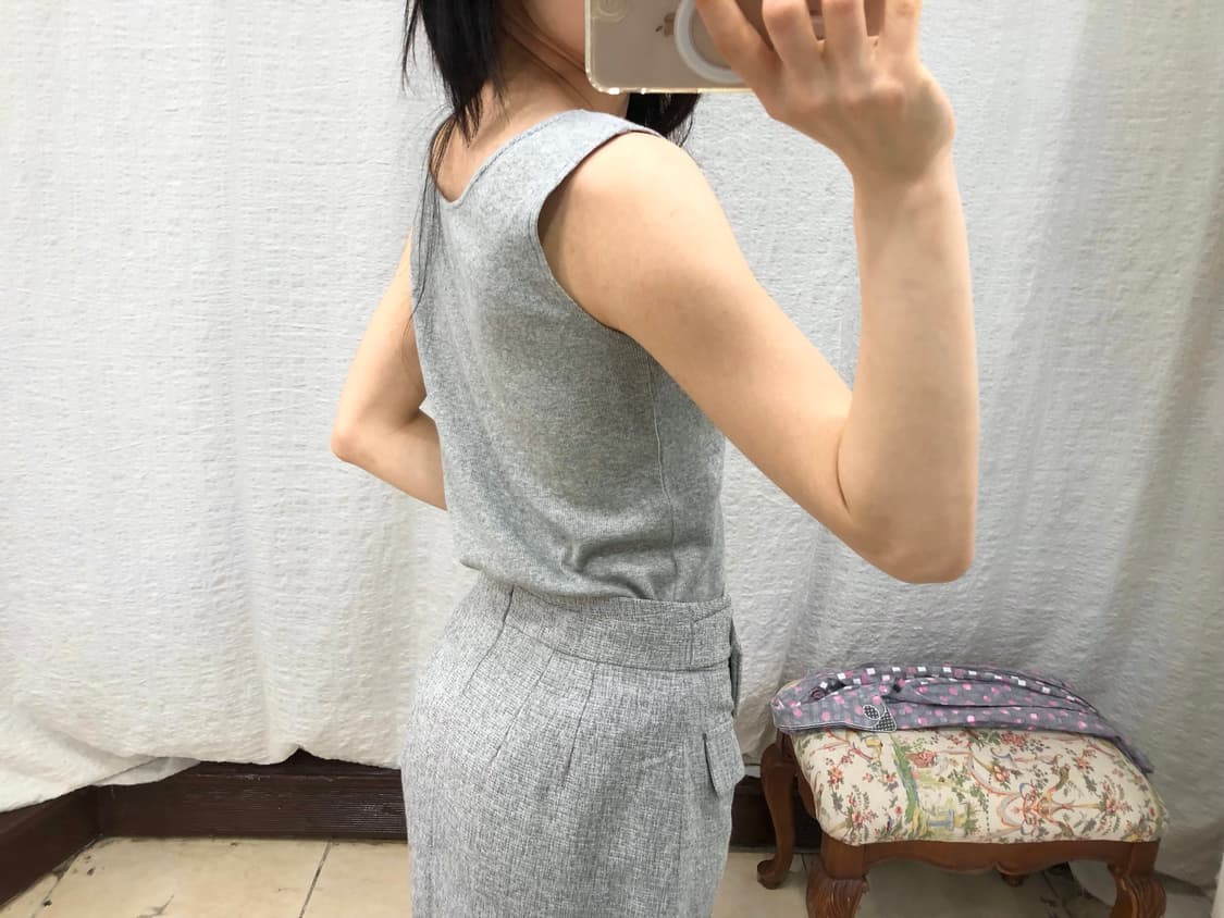 Beads detail grey sleeveless 상품이미지3