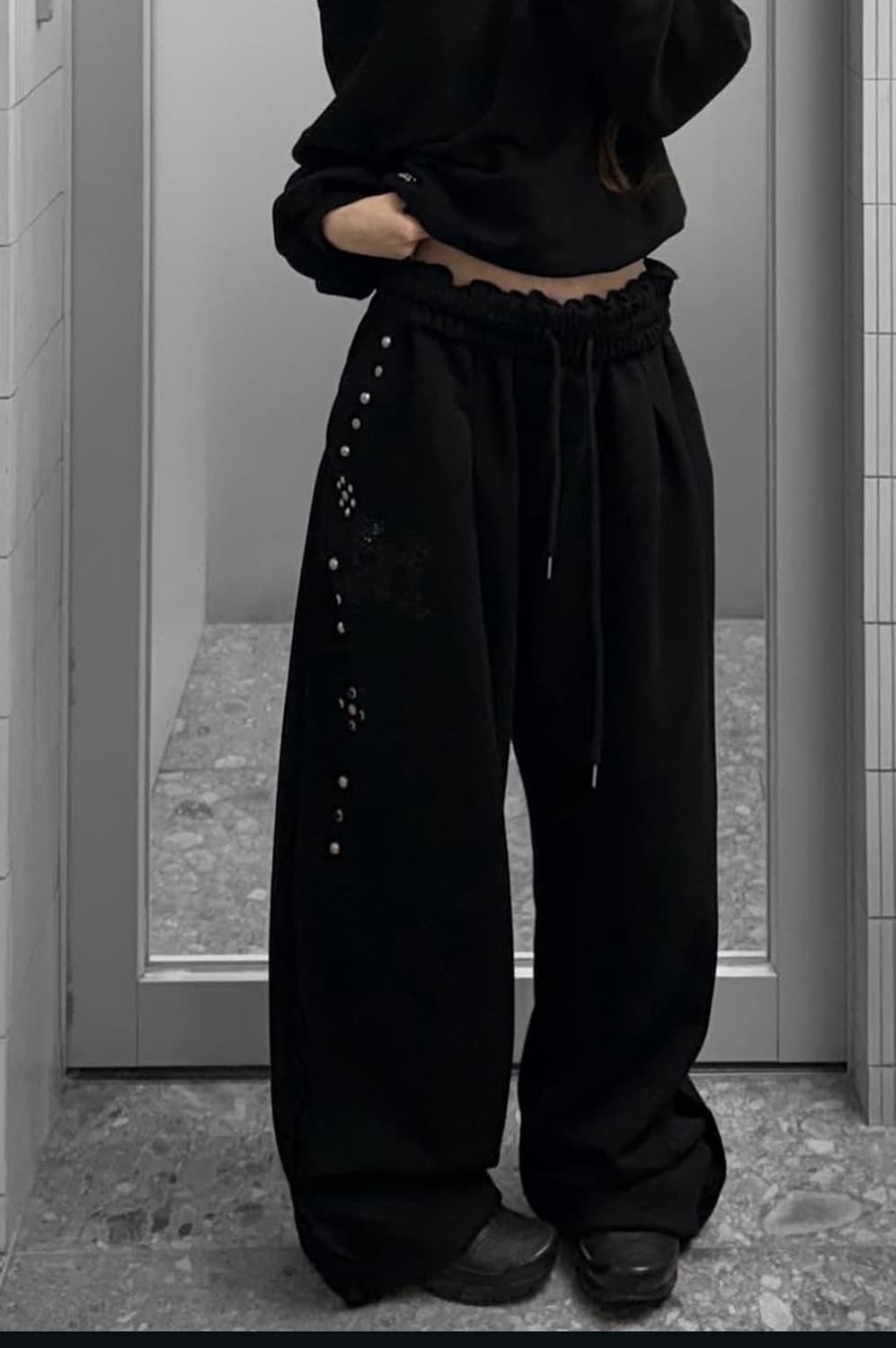 홀리넘버세븐 원턱스트링팬츠 블랙 상품이미지3