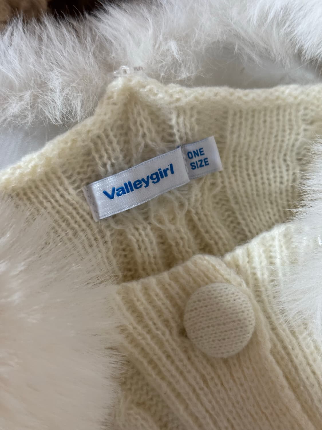 valleygirl / 벨리걸 퍼 버튼 니트 상품이미지4