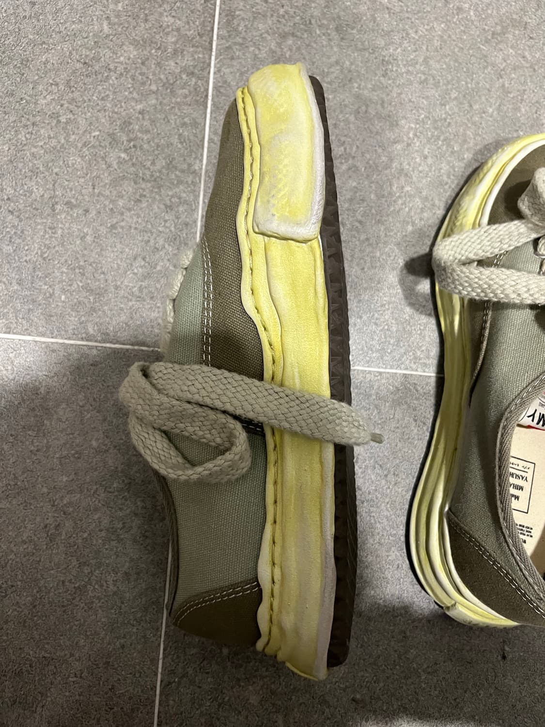 메종 미하라 야스히로 베이커 OG 솔 오버다이드 캔버스 로우탑 스니커즈  상품이미지3