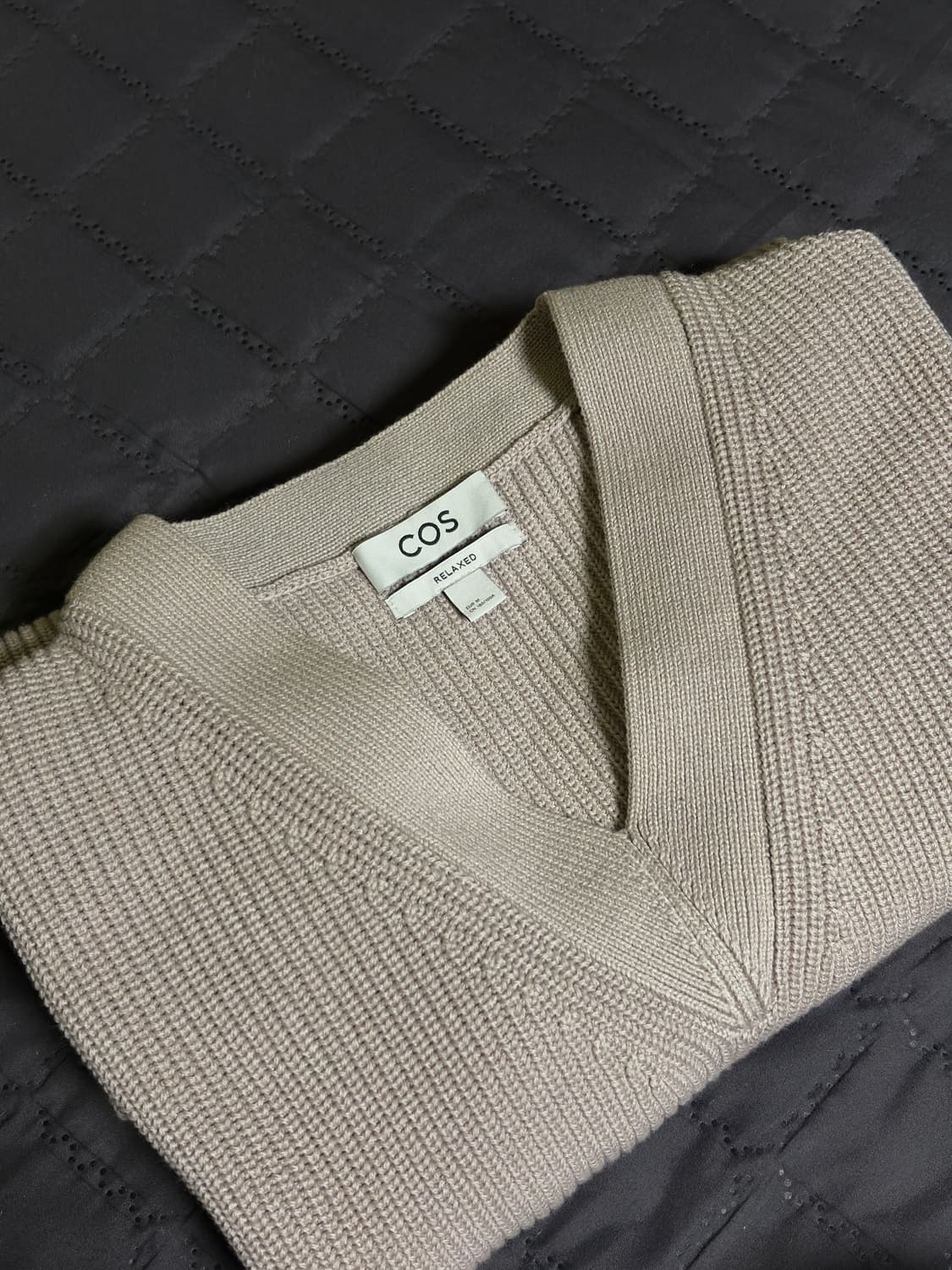 [M] COS 코스 V넥 청키 울점퍼 스웨터 스톤 상품이미지3