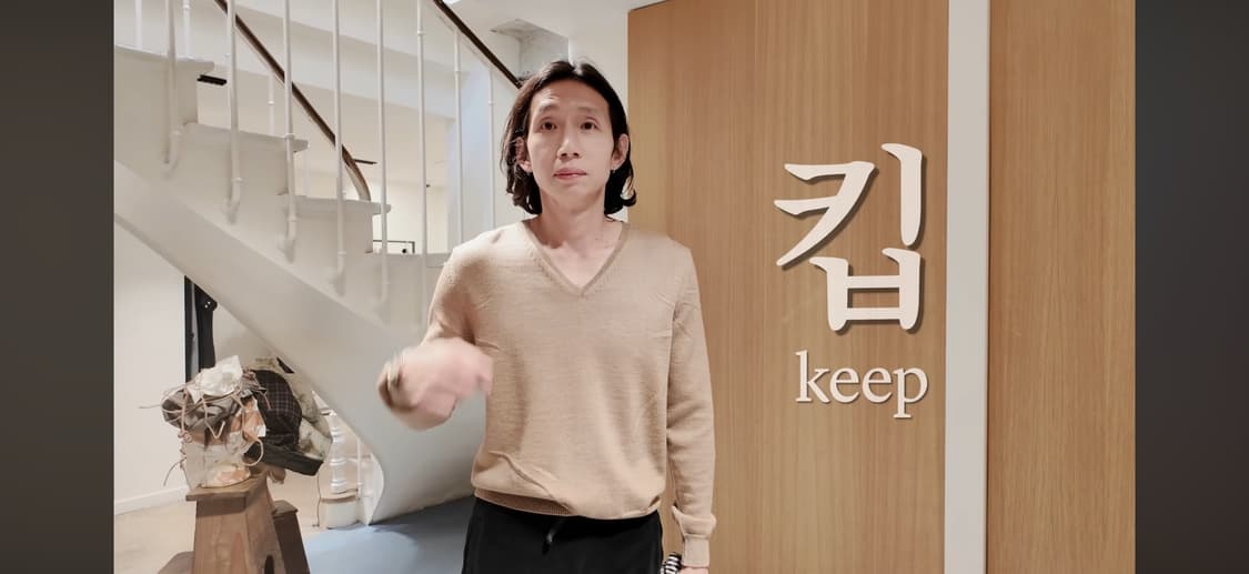 프라다 v넥 네이비 상품이미지3