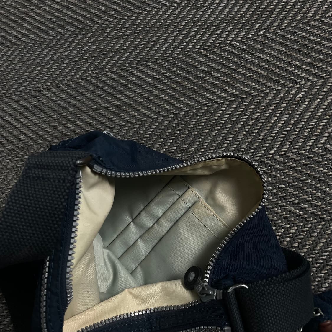 키플링 y2k 키링 올드스쿨 크로스백o 3951 상품이미지4