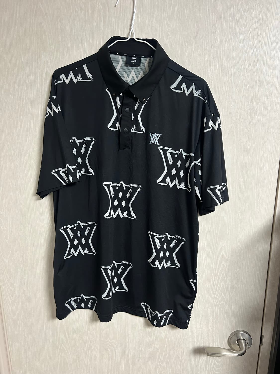 어뉴 빅로고 반팔 카라티 M사이즈 팜 상품이미지3