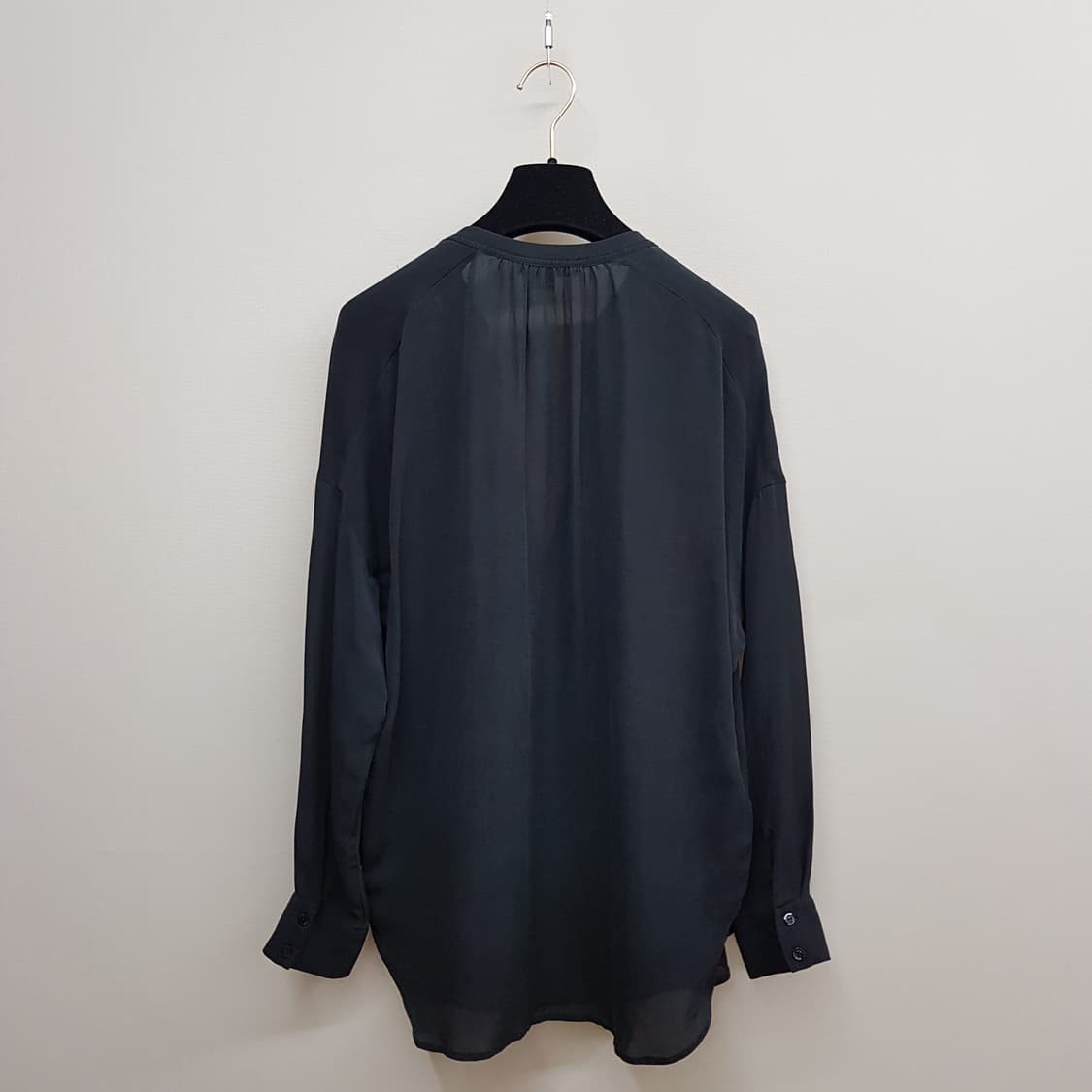 빈스 실크 100 미니멀 블라우스 XS사이즈 상품이미지6