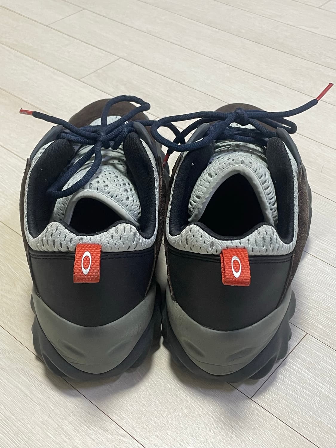 Oakley 팩토리 팀 x 브레인 데드 찹 쏘우 브라운 275 상품이미지6