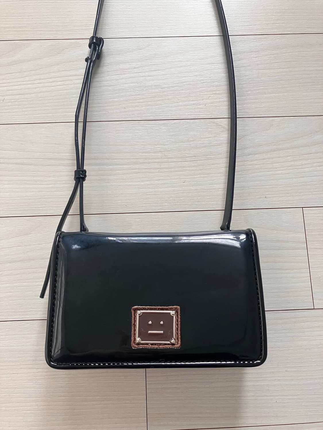 아크네스튜디오 페이스 숄더백 상품이미지1