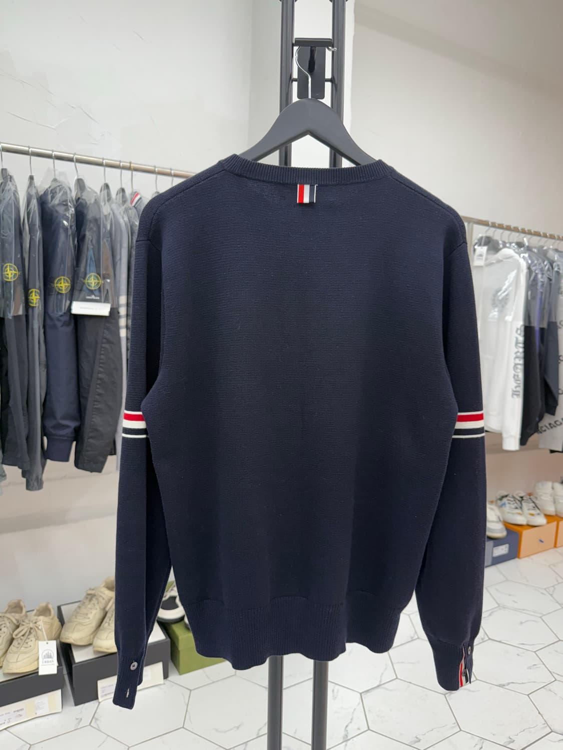 [2] 톰브라운 암밴드 밀라노스티치 니트 상품이미지2