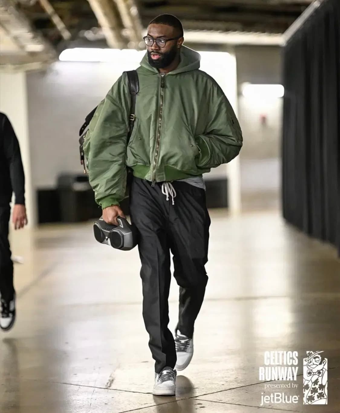 발렌시아가 봄버 자켓 카키 [S] 상품이미지2