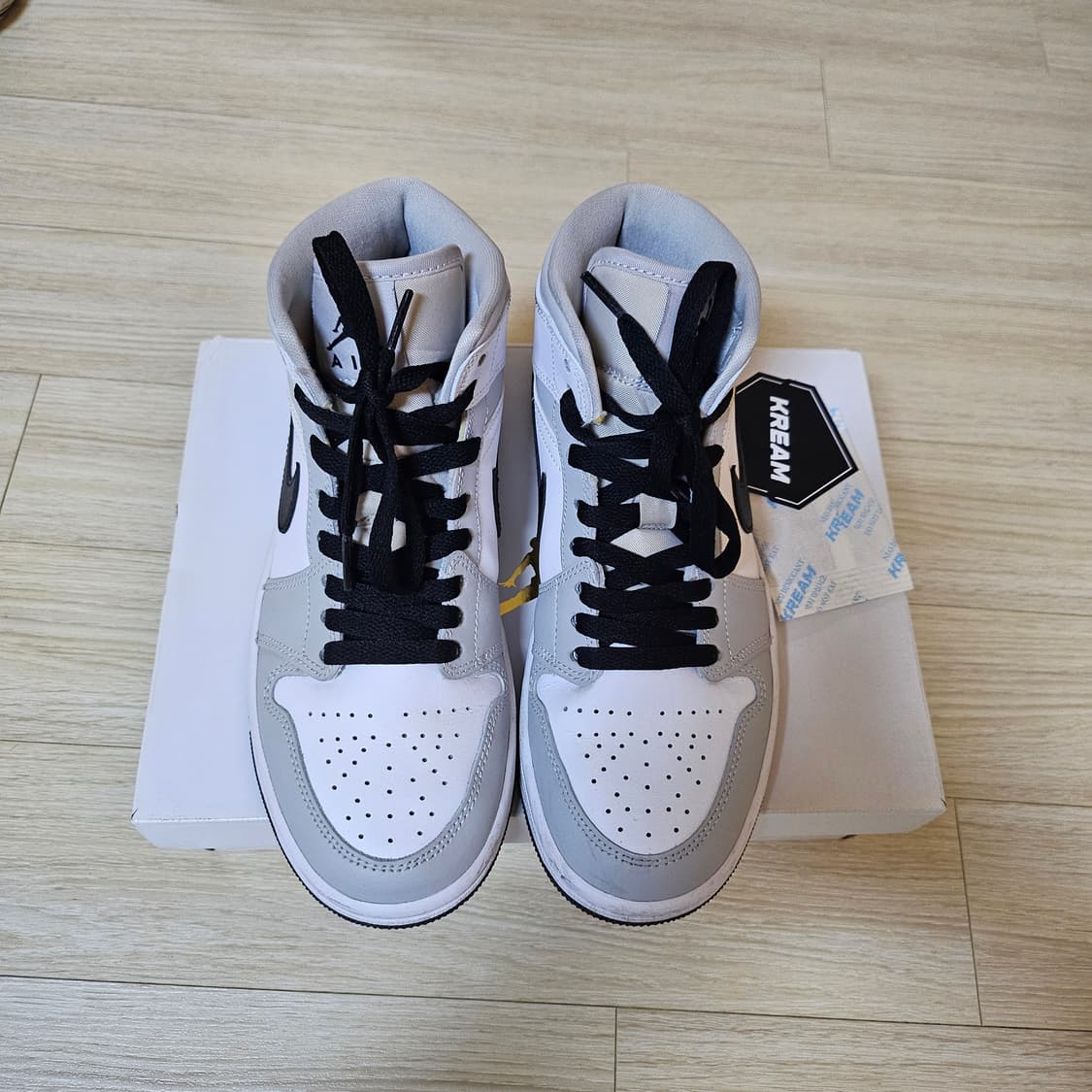 나이키 조던1미드 그레이포그 (W) 240 상품이미지1