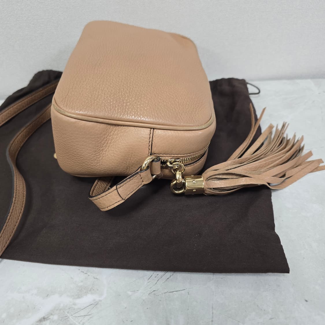 구찌 소호 디스코 크로스백 판매 상품이미지6