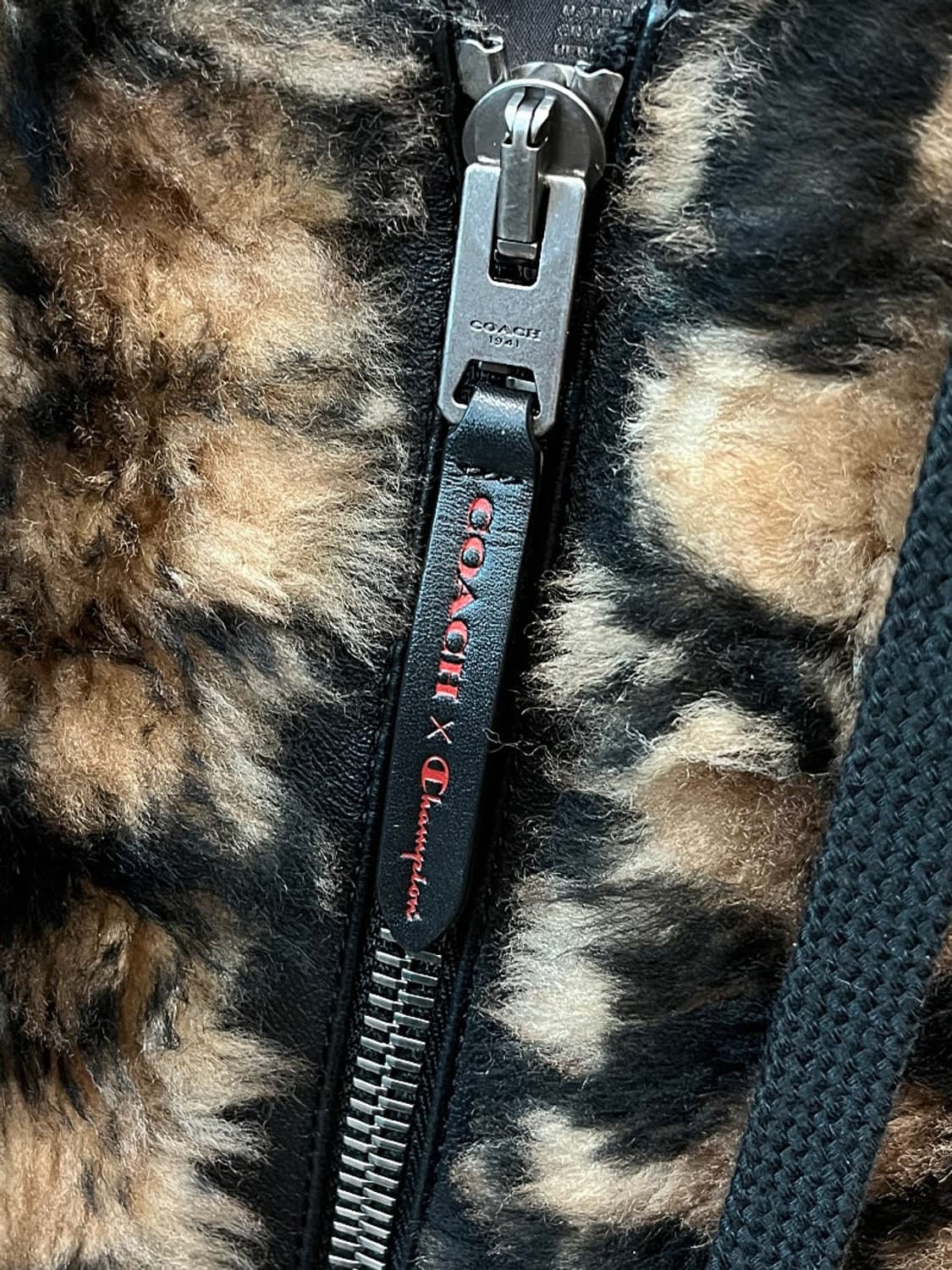 95) 코치 x 챔피온 시어링 무스탕 집업 상품이미지4