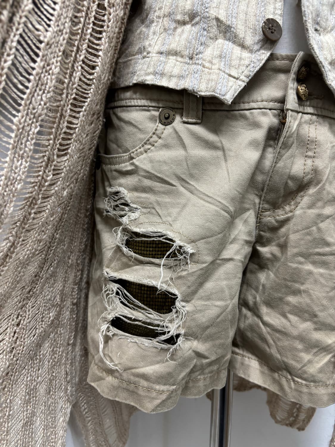 Gold Detail Damaged Y2K Short Pants 상품이미지6